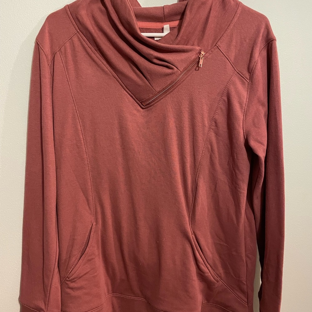 Rose colored jacket! Has very cute zippers